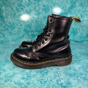 Dr. Martens 1460 Women’s Black Leather High Top Lace Up Combat Boots Size 5